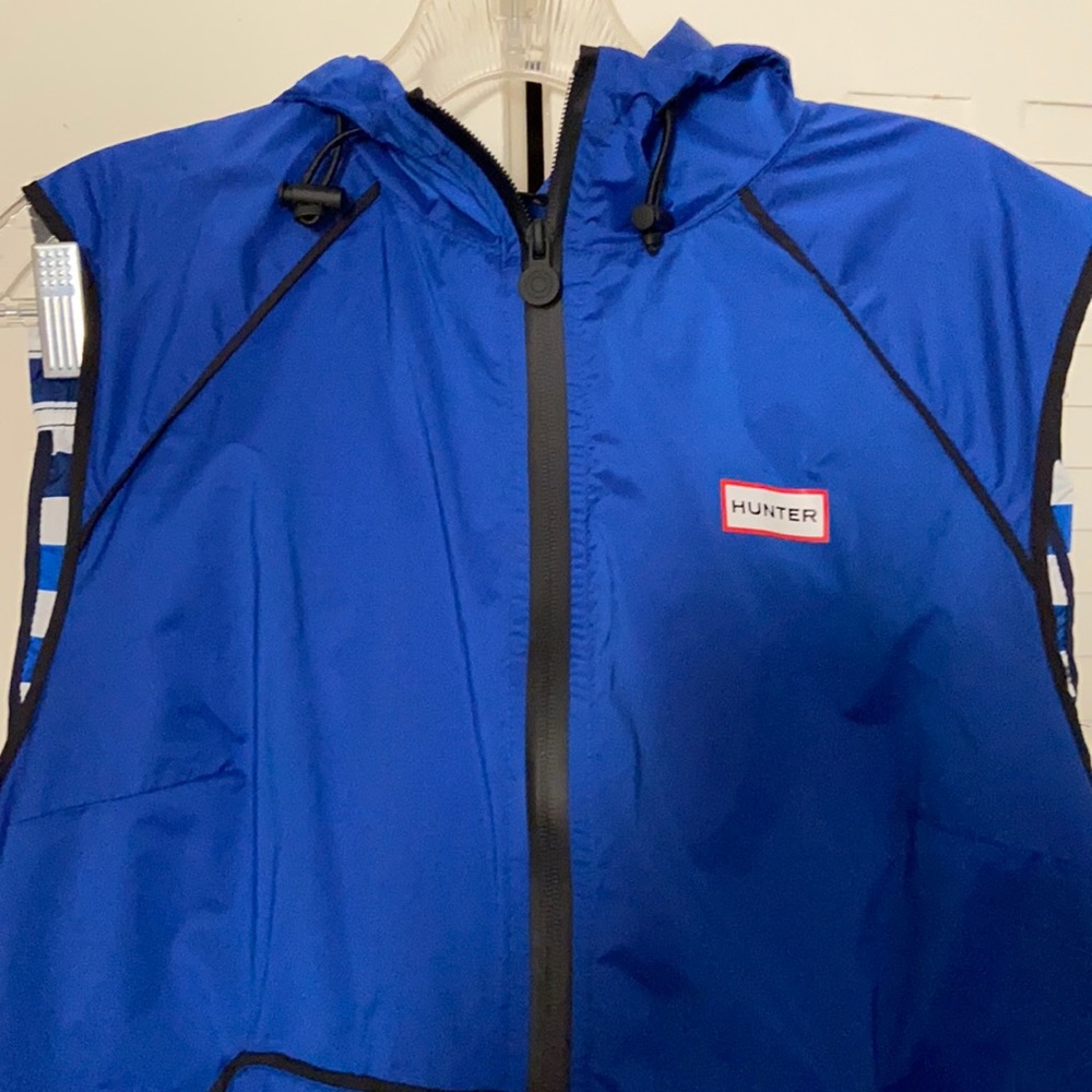 Size Small Hunter 2 piece short/Jacket (wind) Set.